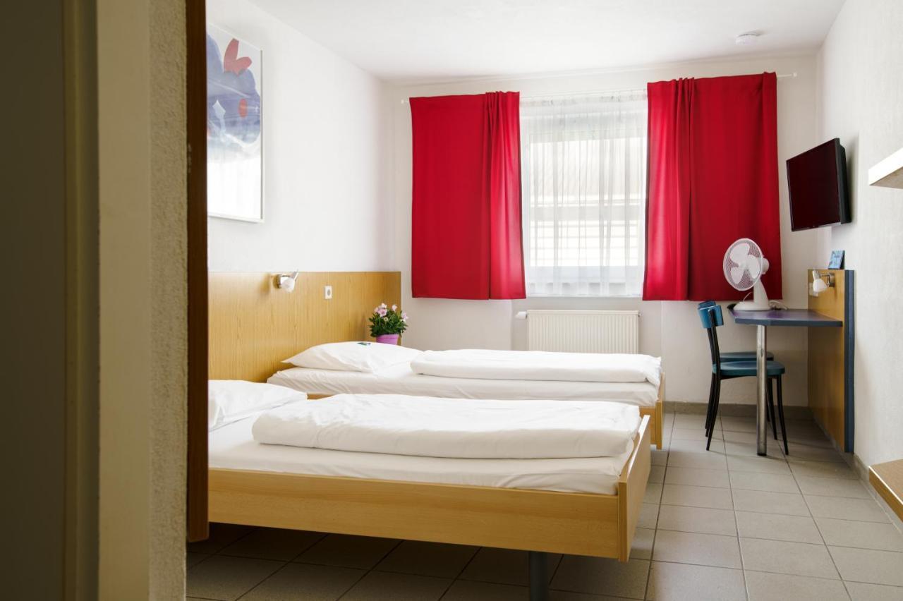 Motel Drei Koenig- Ihr Transithotel Heimsheim Eksteriør billede